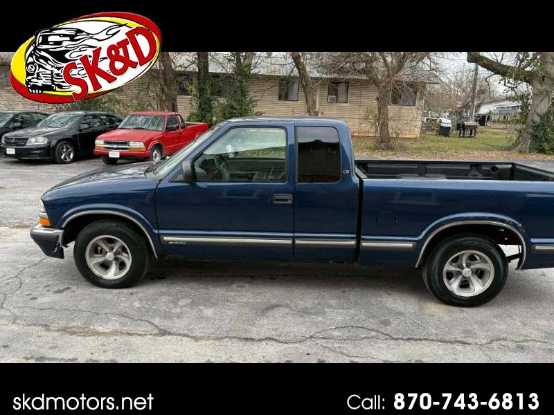 1999 Chevrolet S10 Pickup LS Ext. Cab 2WD