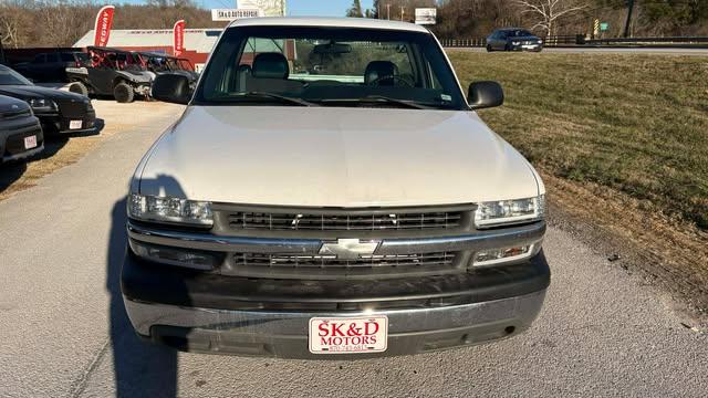 Chevrolet Silverado 1500 Short Bed 2WD 2001
