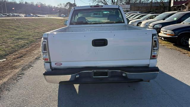 Chevrolet Silverado 1500 Short Bed 2WD 2001