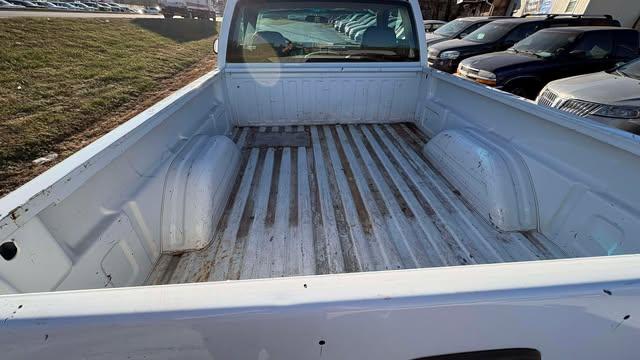 Chevrolet Silverado 1500 Short Bed 2WD 2001