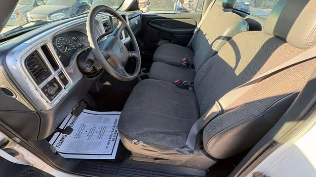 Chevrolet Silverado 1500 Short Bed 2WD 2001