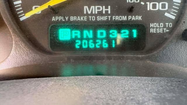 Chevrolet Silverado 1500 Short Bed 2WD 2001