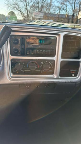 Chevrolet Silverado 1500 Short Bed 2WD 2001