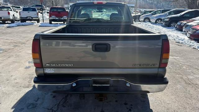 Chevrolet Silverado 1500 LS Ext. Cab 3-Door Long Bed 2WD 2000