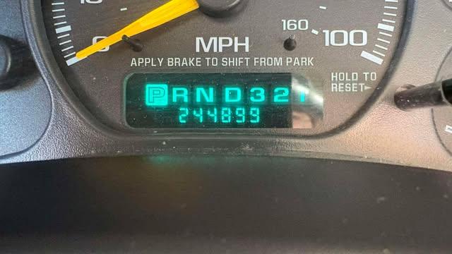 Chevrolet Silverado 1500 LS Ext. Cab 3-Door Long Bed 2WD 2000