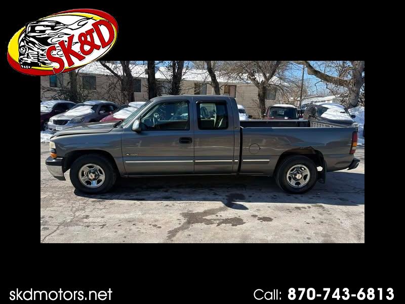 2000 Chevrolet Silverado 1500 LS Ext. Cab 3-Door Long Bed 2WD