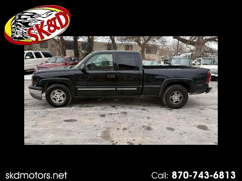 2003 Chevrolet Silverado 1500 Ext. Cab Short Bed 2WD