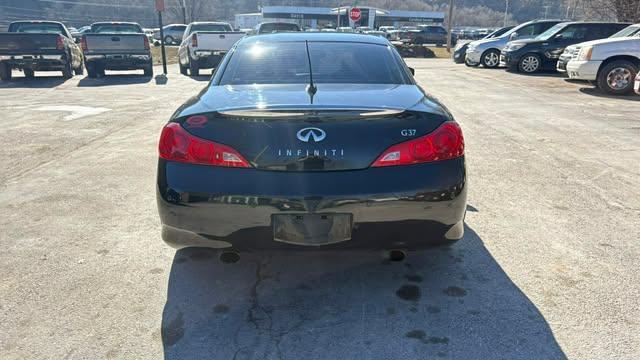 Infiniti G Convertible Base 2010