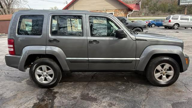 Jeep Liberty Sport 4WD 2012