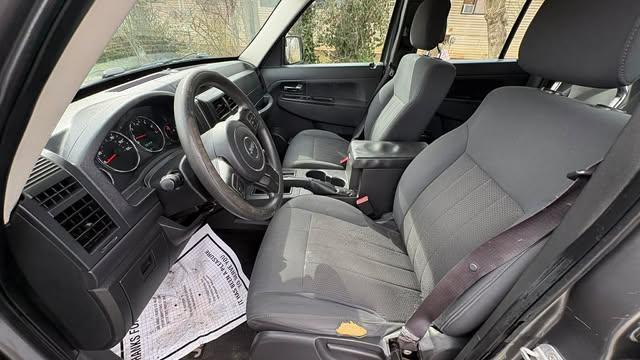 Jeep Liberty Sport 4WD 2012