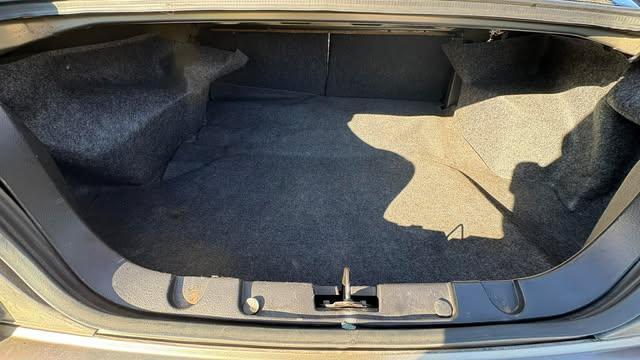 Ford Mustang V6 Deluxe Coupe 2005