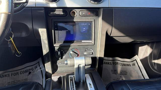 Ford Mustang V6 Deluxe Coupe 2005