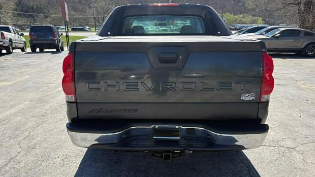 Chevrolet Avalanche 1500 2WD 2004