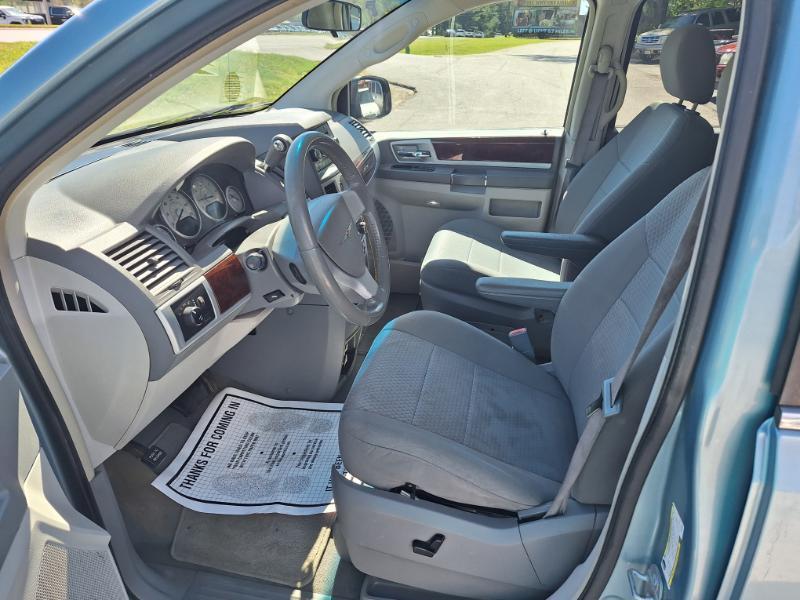 Chrysler Town & Country Touring 2010