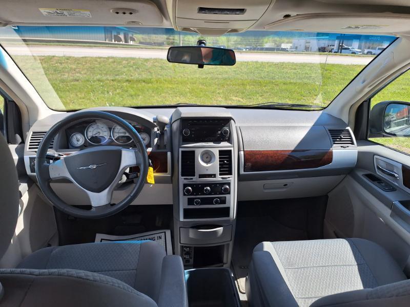 Chrysler Town & Country Touring 2010