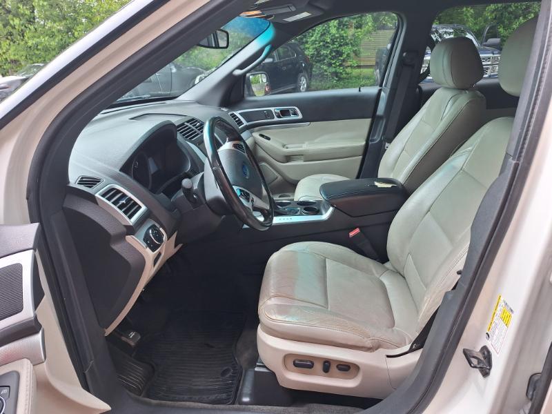 Ford Explorer XLT FWD 2011