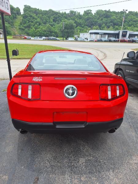 Ford Mustang V6 Coupe 2012