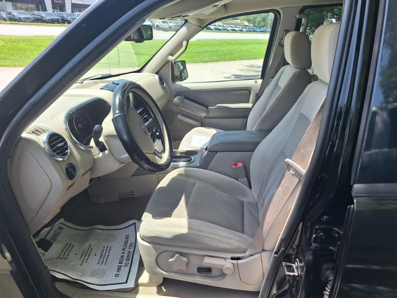 Ford Explorer XLT 4.6L 4WD 2006