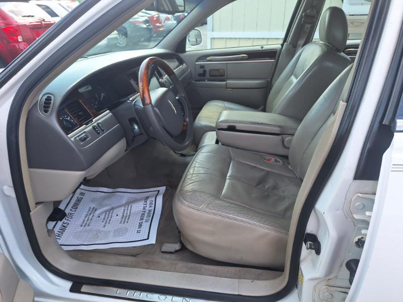 Lincoln Town Car Signature Limited 2009