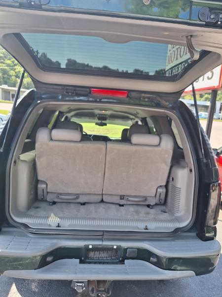 Chevrolet Tahoe 4WD 2004