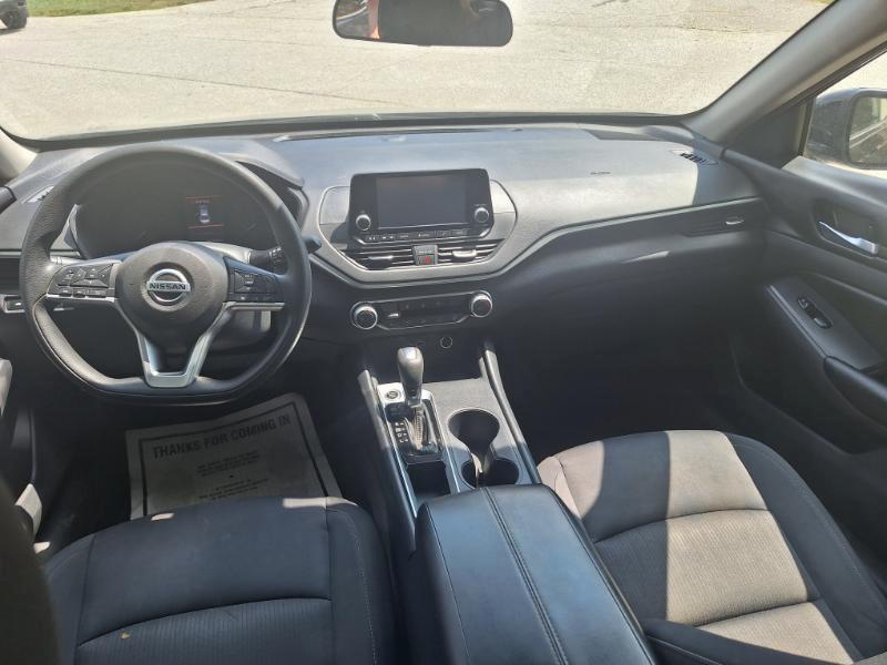 Nissan Altima  2022