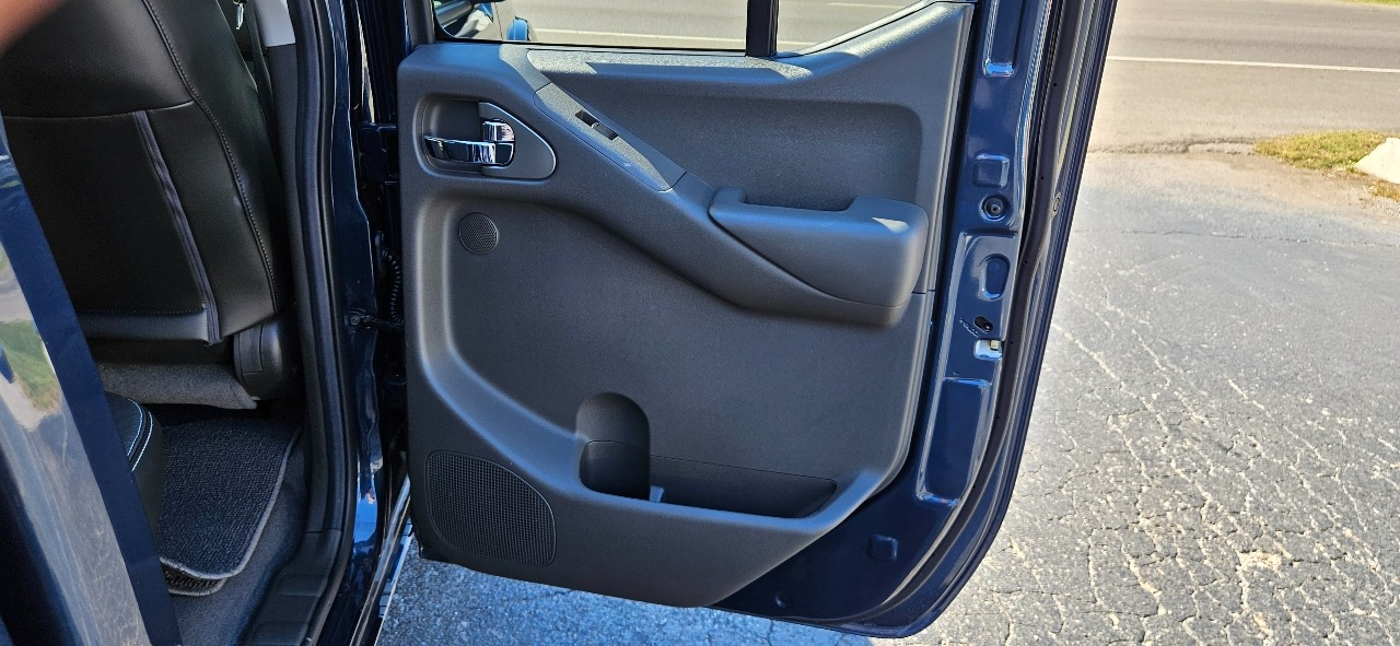 Nissan Frontier Crew Cab 4x4 PRO-4X Auto 2020 Nissan Frontier Crew Cab 4x4 PRO-4X Auto 2020