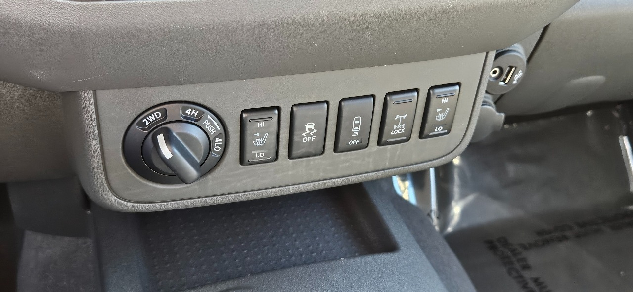 Nissan Frontier Crew Cab 4x4 PRO-4X Auto 2020 Nissan Frontier Crew Cab 4x4 PRO-4X Auto 2020