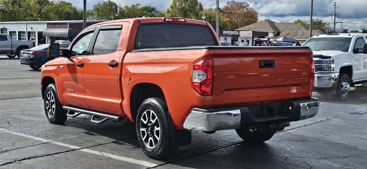 Toyota Tundra 4WD CrewMax 145.7" 5.7L SR5 (Natl) 2017 Toyota Tundra 4WD CrewMax 145.7" 5.7L SR5 (Natl) 2017