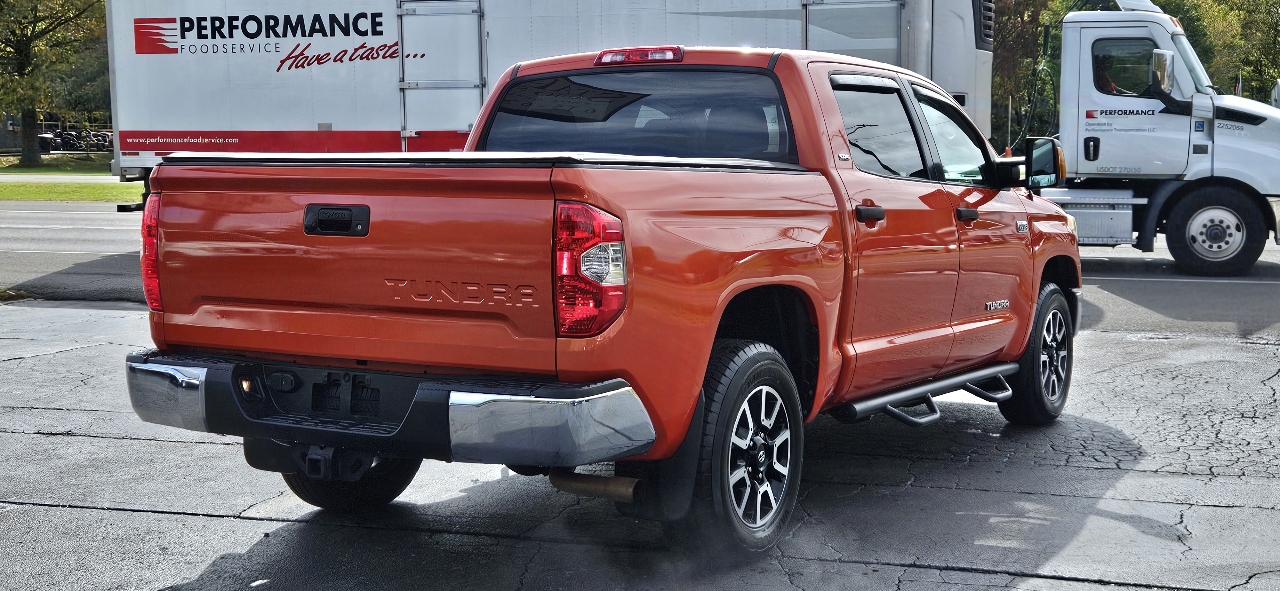 Toyota Tundra 4WD CrewMax 145.7" 5.7L SR5 (Natl) 2017 Toyota Tundra 4WD CrewMax 145.7" 5.7L SR5 (Natl) 2017