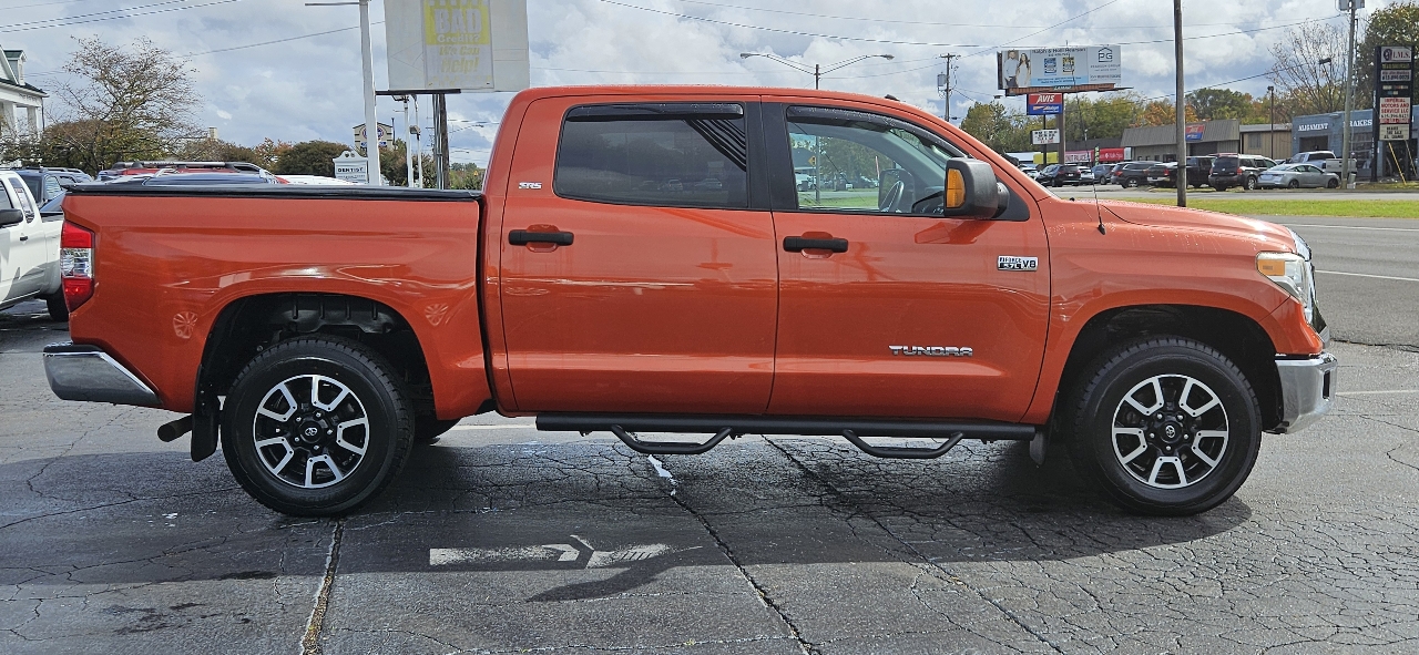 Toyota Tundra 4WD CrewMax 145.7" 5.7L SR5 (Natl) 2017 Toyota Tundra 4WD CrewMax 145.7" 5.7L SR5 (Natl) 2017