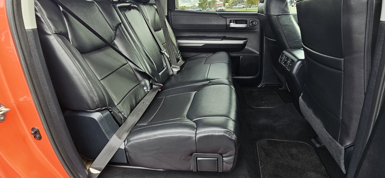 Toyota Tundra 4WD CrewMax 145.7" 5.7L SR5 (Natl) 2017 Toyota Tundra 4WD CrewMax 145.7" 5.7L SR5 (Natl) 2017