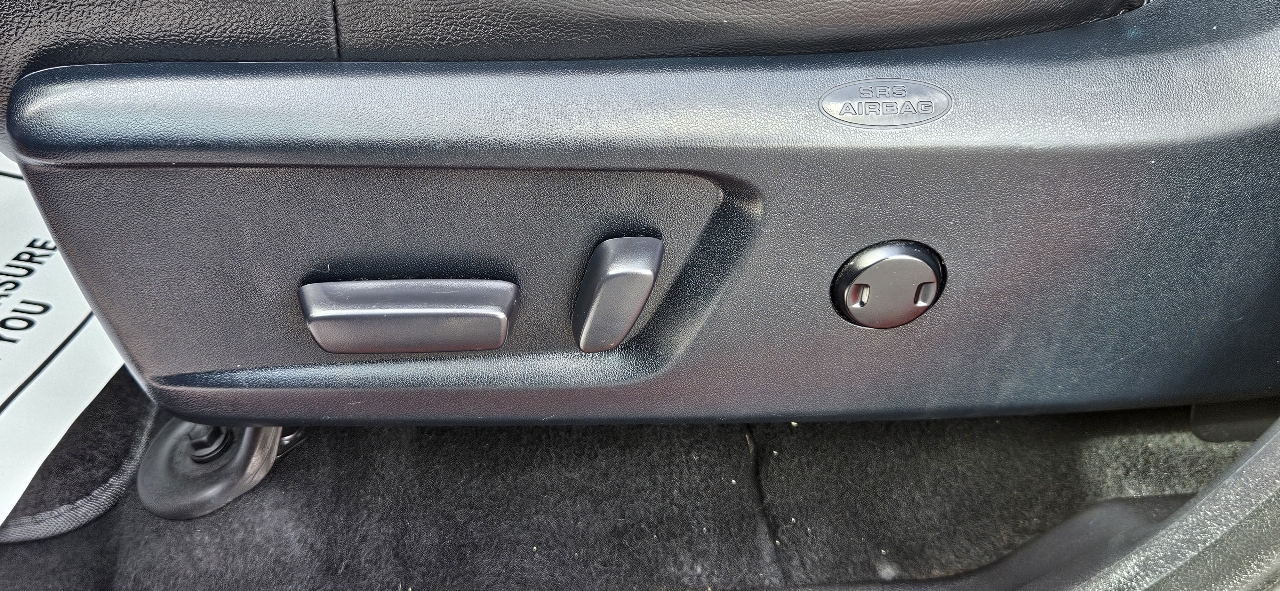 Toyota Tundra 4WD CrewMax 145.7" 5.7L SR5 (Natl) 2017 Toyota Tundra 4WD CrewMax 145.7" 5.7L SR5 (Natl) 2017