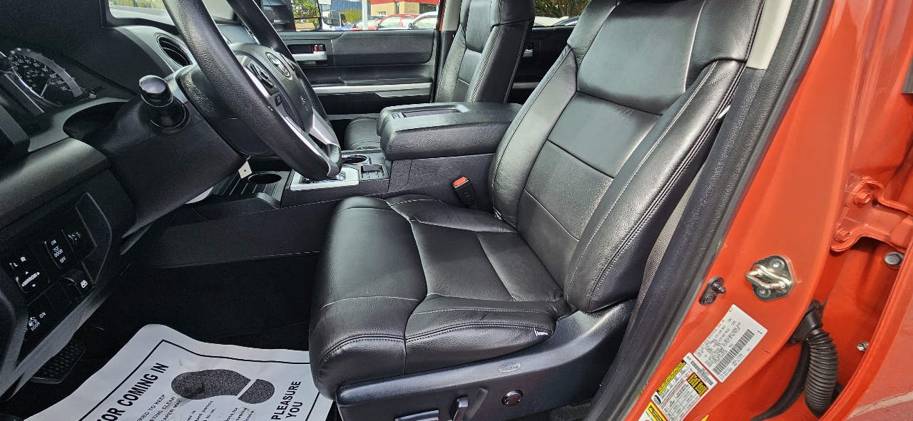 Toyota Tundra 4WD CrewMax 145.7" 5.7L SR5 (Natl) 2017 Toyota Tundra 4WD CrewMax 145.7" 5.7L SR5 (Natl) 2017