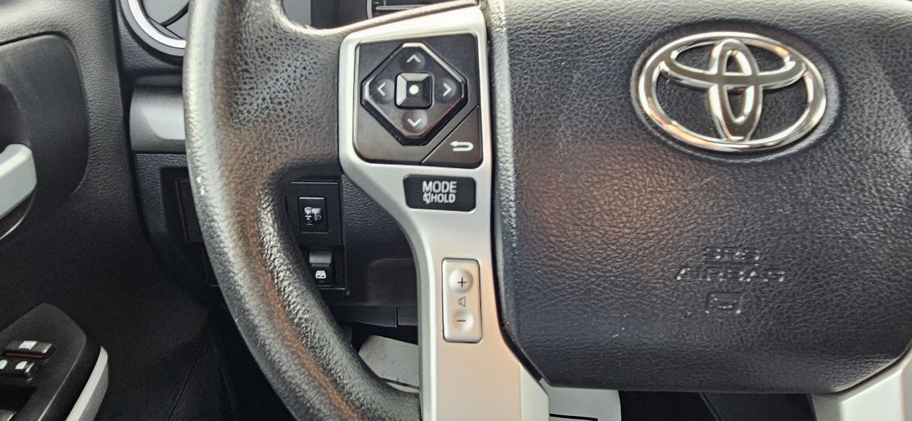 Toyota Tundra 4WD CrewMax 145.7" 5.7L SR5 (Natl) 2017 Toyota Tundra 4WD CrewMax 145.7" 5.7L SR5 (Natl) 2017