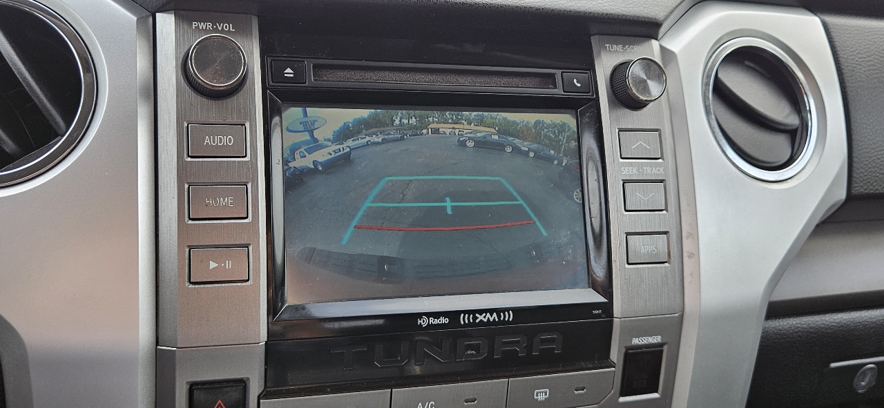 Toyota Tundra 4WD CrewMax 145.7" 5.7L SR5 (Natl) 2017 Toyota Tundra 4WD CrewMax 145.7" 5.7L SR5 (Natl) 2017