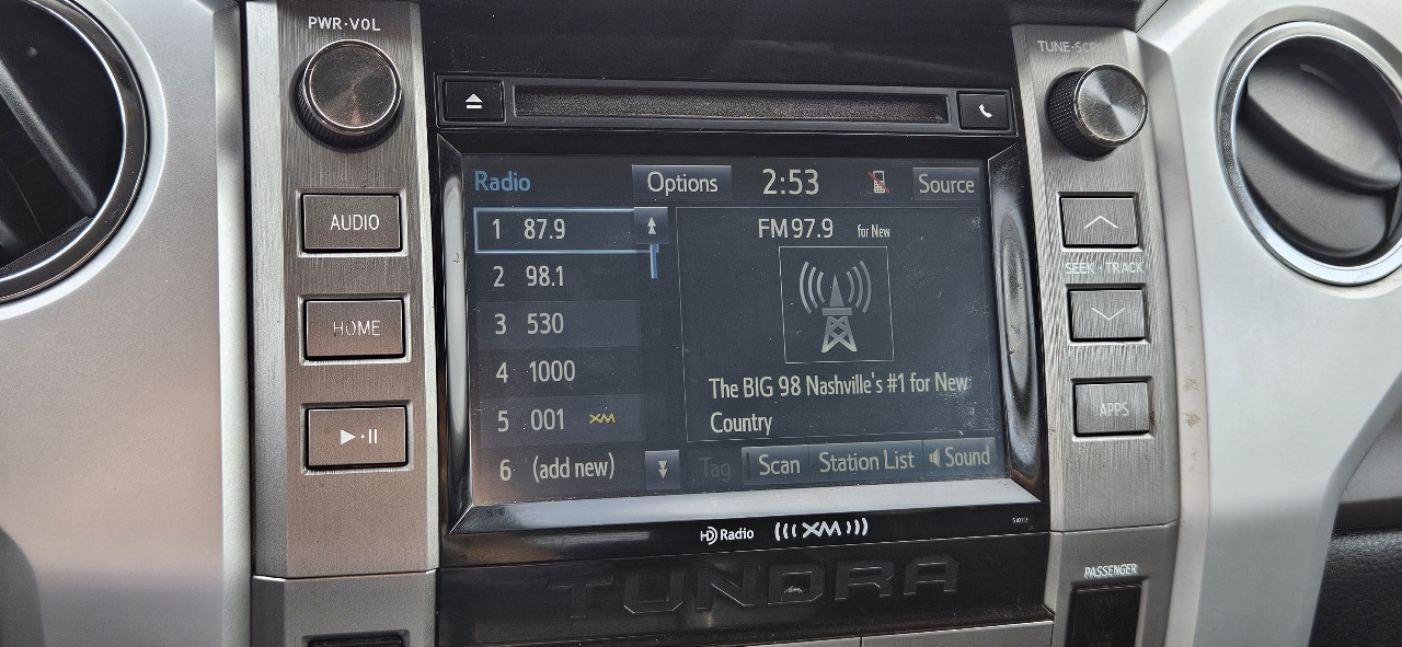 Toyota Tundra 4WD CrewMax 145.7" 5.7L SR5 (Natl) 2017 Toyota Tundra 4WD CrewMax 145.7" 5.7L SR5 (Natl) 2017