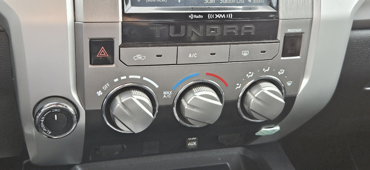 Toyota Tundra 4WD CrewMax 145.7" 5.7L SR5 (Natl) 2017 Toyota Tundra 4WD CrewMax 145.7" 5.7L SR5 (Natl) 2017