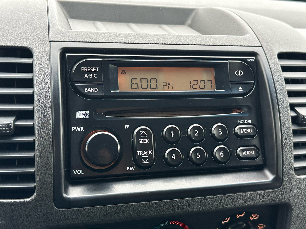 Nissan Frontier 2WD SE King Cab V6 Auto 2005 Nissan Frontier 2WD SE King Cab V6 Auto 2005