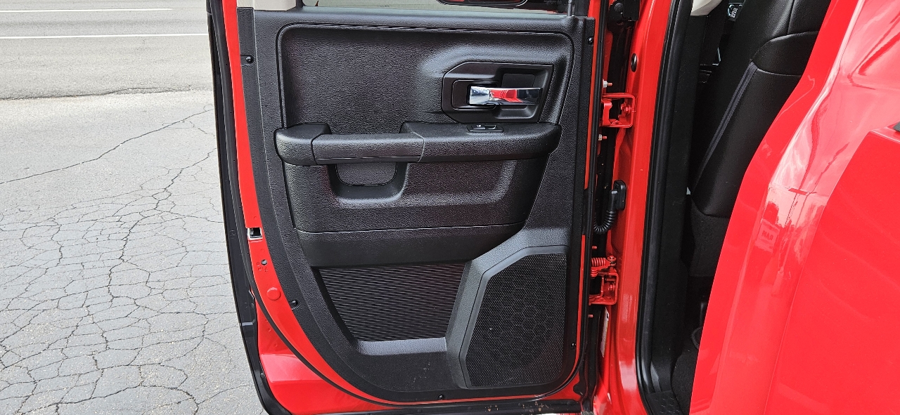 RAM 1500 4WD Quad Cab 140.5" Sport 2014