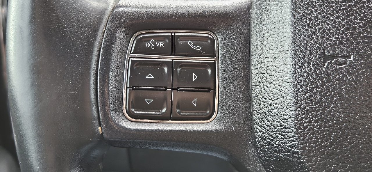 RAM 1500 4WD Quad Cab 140.5" Sport 2014