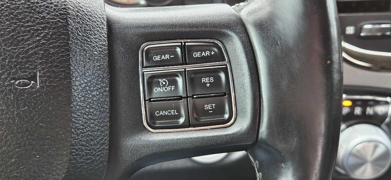 RAM 1500 4WD Quad Cab 140.5" Sport 2014