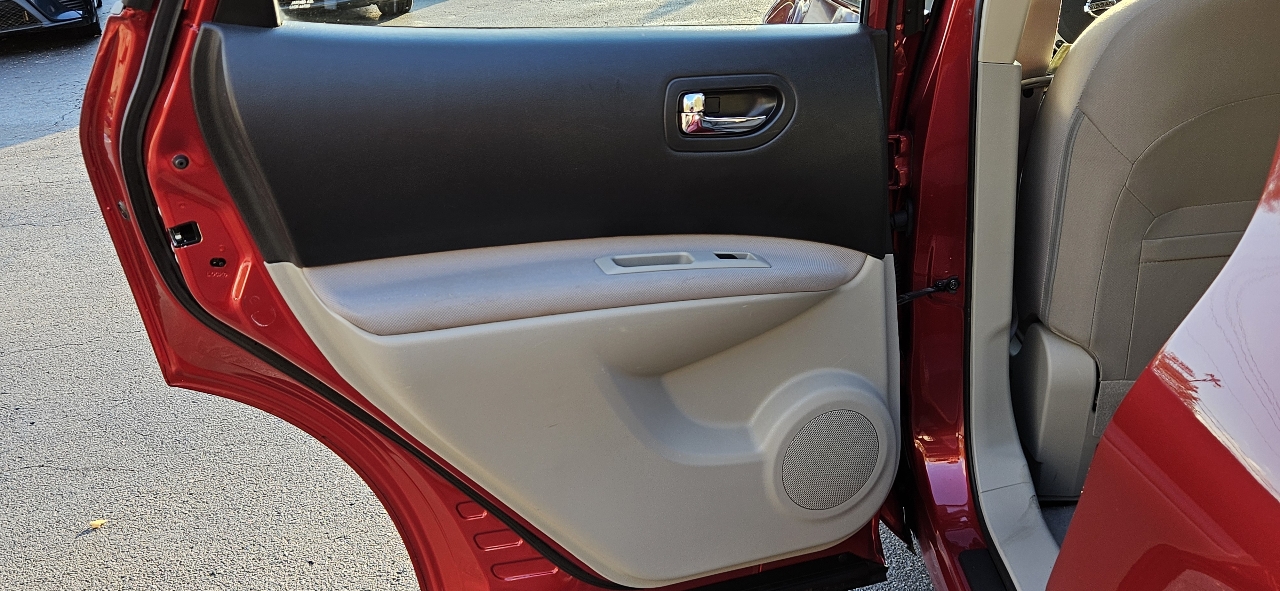 Nissan Rogue Select FWD 4dr S 2015 Nissan Rogue Select FWD 4dr S 2015