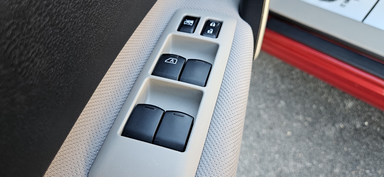 Nissan Rogue Select FWD 4dr S 2015 Nissan Rogue Select FWD 4dr S 2015