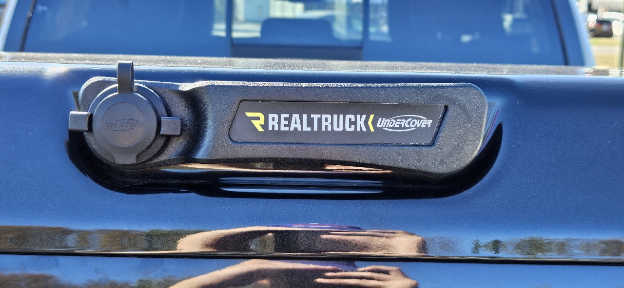 RAM 1500 4WD Crew Cab 140.5" Longhorn 2016