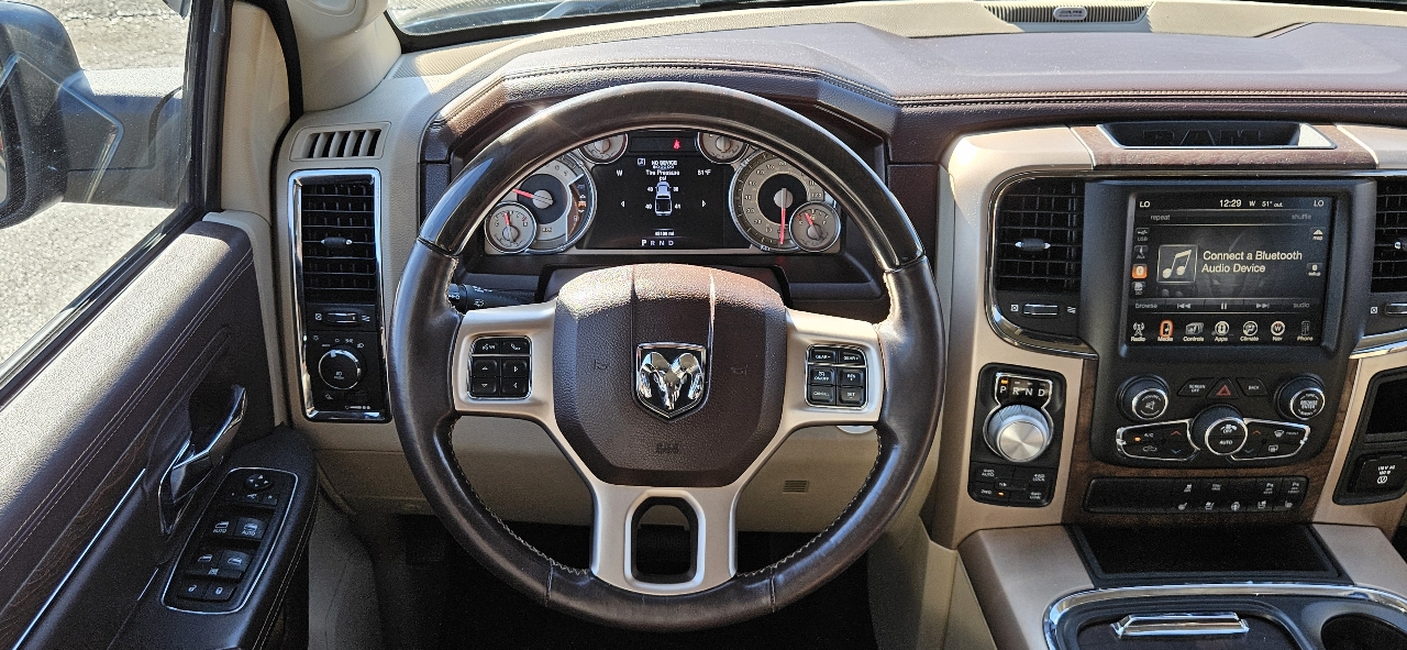 RAM 1500 4WD Crew Cab 140.5" Longhorn 2016