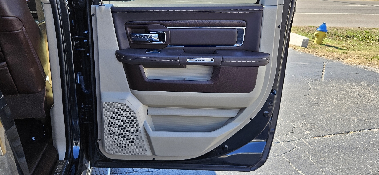 RAM 1500 4WD Crew Cab 140.5" Longhorn 2016