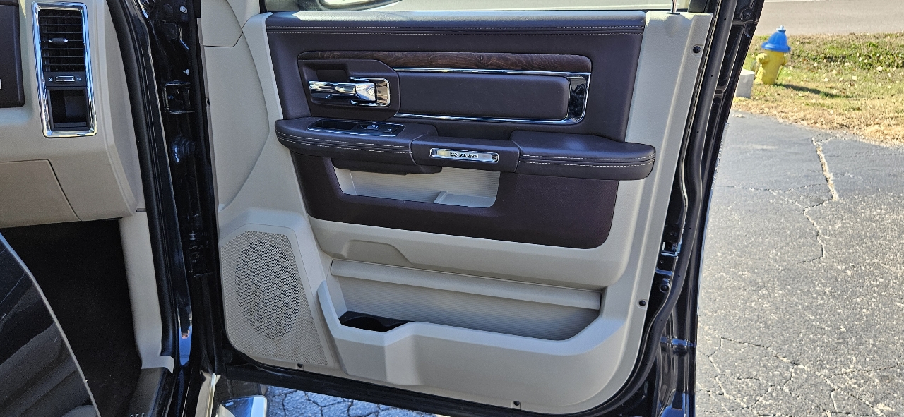 RAM 1500 4WD Crew Cab 140.5" Longhorn 2016