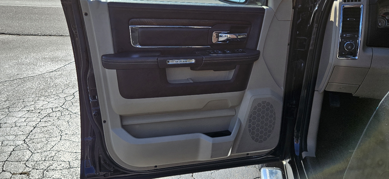 RAM 1500 4WD Crew Cab 140.5" Longhorn 2016