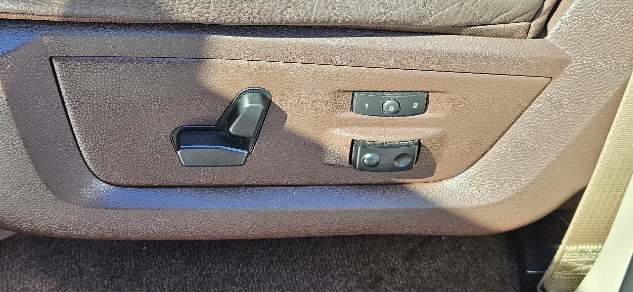 RAM 1500 4WD Crew Cab 140.5" Longhorn 2016