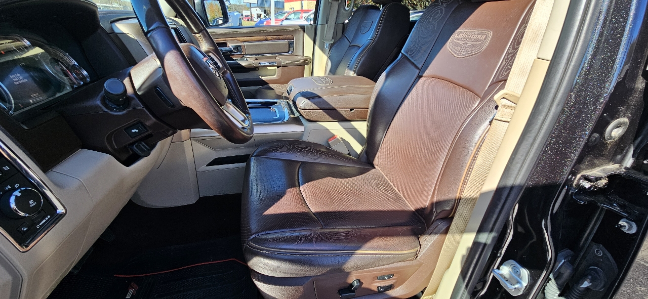 RAM 1500 4WD Crew Cab 140.5" Longhorn 2016